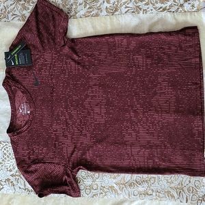 Nike Superset Vent Dri-FIT Tee  - Small